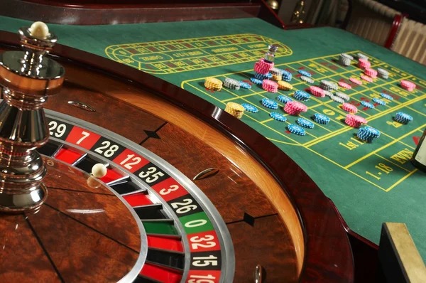 Live casino dealer table streaming at 8055